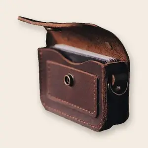 Porta-cartões com Argola e Bolso Frontal