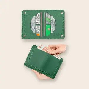 Carteira Vertical Dupla com Bolsos Laterais e Botões